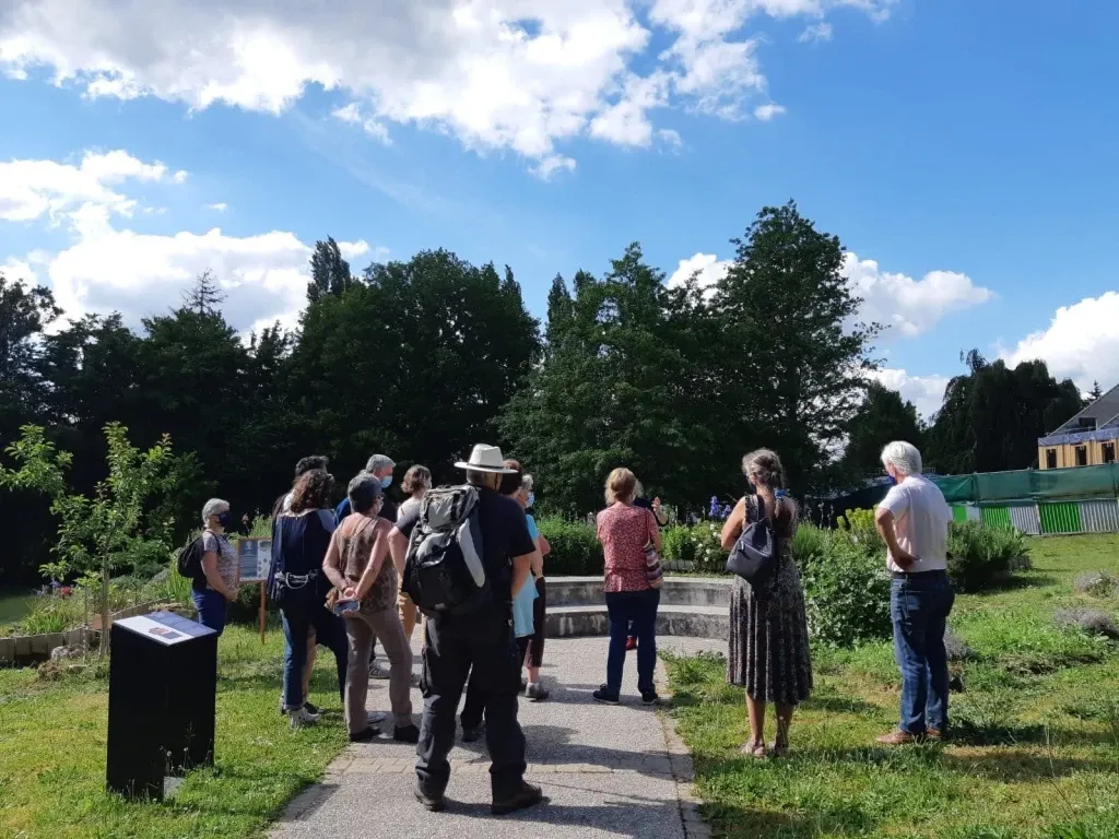 Une belle journée de reprise des activités associatives pour les Rendez-vous aux Jardins à la Maison Jean Monnet